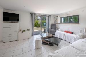 Villa pour 15 à 700m de la plage