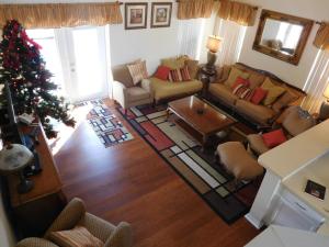 Spacious 6-Bedroom Home in Hampton Lakes – Perfect for Family Getaways!