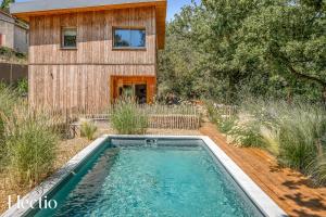 Maisons de vacances Cabane d’Ismou Pool & Wood Design : Maison 2 Chambres