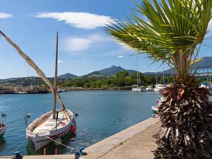 Maisons de vacances Pavillon climatise avec terrasse, 10 min. de la plage, parking privatif inclus, tout confort - FR-1-732-45 : photos des chambres