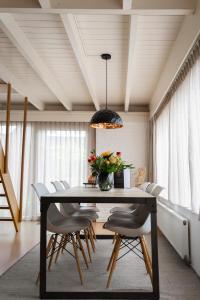 - Het Kleine Nest - nabij het meer, strand & Keukenhof