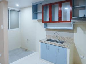 RedDoorz at Yssa Ademar near Robinsons Jaro
