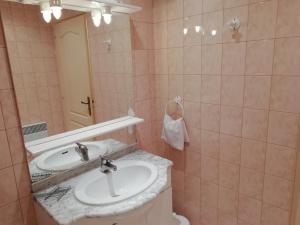Chalets Charming Chalet with Swimming Pool in Quend : photos des chambres