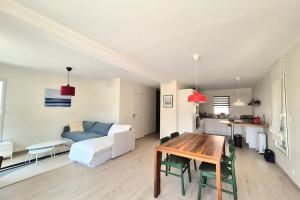 Superb house with garden - Saint-Coulomb