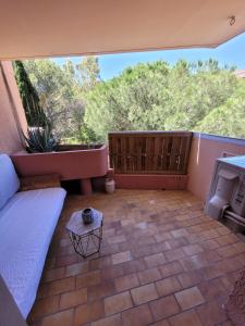Appartements Studio Bord de Mer Residence Piscine - Les Sablettes : photos des chambres