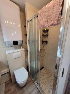 Appartements Studio Bord de Mer Residence Piscine - Les Sablettes : photos des chambres