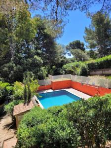 Appartements Studio Bord de Mer Residence Piscine - Les Sablettes : photos des chambres