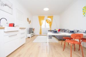 Sunny&Spacious 2BR-2B in the Heart of Buda