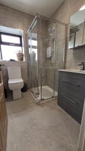 Eyre Square Two Bed with Parking