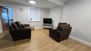 Eyre Square Two Bed with Parking