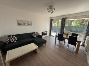 Appartements Superbe appartement spacieux avec parking et jardin prive : photos des chambres
