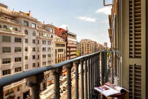 Quena - 2 bedrooms and balcony in Eixample Dreta