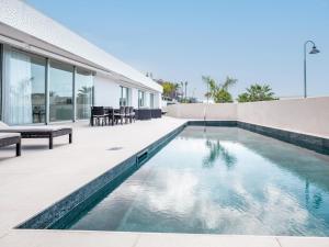 Luxury Villa Martina,private heated pool , jacuzzi ABAMA