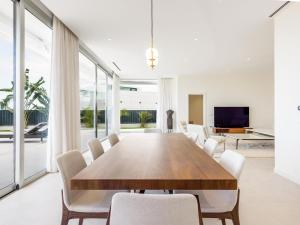 Luxury Villa Martina,private heated pool , jacuzzi ABAMA