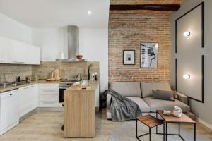 Espriu - 2 bedrooms and balcony in Sant Antoni