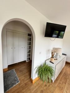 Lakeview Ensuite - Peaceful Country Escape