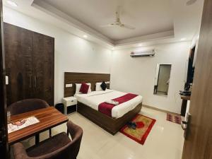 Hotel Luxury Global At Delhi Airport by Global Group