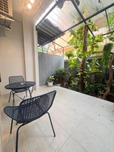 บ้านพ่อกับแม่ by ทองนาค อพาร์ตเมนต์ Dad N Moms House By Thongnak Apartment