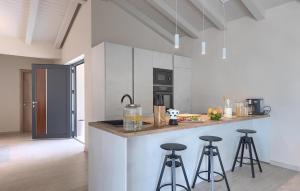 Beautiful Home In Rovinjsko Selo With Sauna