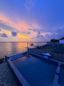 La Evangs Beach Resort Taal