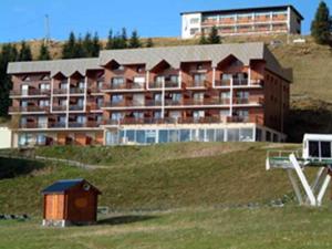 Appartements Studio cosy au pied des pistes a Chamrousse, balcon sud, ideal pour 4 personnes - FR-1-340-148 : Studio
