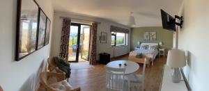 Lakeview Ensuite - Peaceful Country Escape