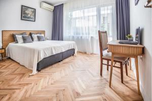 Downtown Central point Varna Apartment