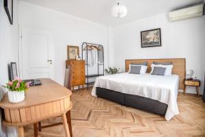 Downtown Central point Varna Apartment