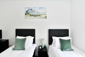 Comfy 3-Bed Home in Llansamlet