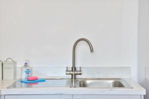 Comfy 3-Bed Home in Llansamlet