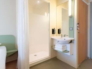 Hotels Ibis budget Les Sables d'Olonne : photos des chambres