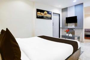 Collection O Ghodbunder Road Company Serviced