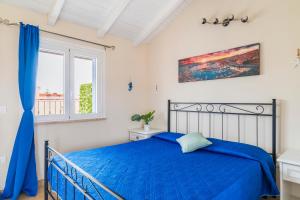 One-Bedroom Loft Apartment with Balcony