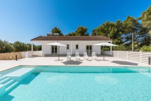Villa Pietraviva by Perle di Puglia