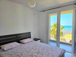 Beachfront & Sea View Apartment