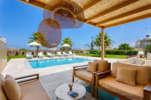 Villa Mariba Blue by Villa Plus