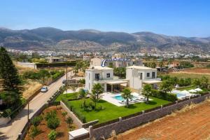 Villa Mariba Blue by Villa Plus