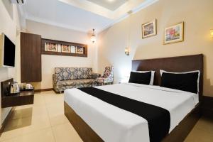 Super Townhouse Mansarovar Near Metro Station Formerly Dev Villas