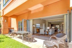 Honua Kai Konea 2 Free Rental Cars KBM Resorts 3 King Beds 2 Units 4 Bedrooms ML-1358