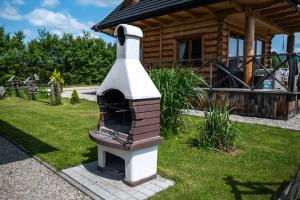 DOMEK POD LIMBAMI III