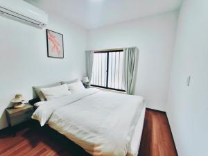 Moon Hotel