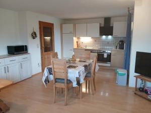 Two-Bedroom Apartment with Balcony and Panoramic View room in Dirnbergerhof