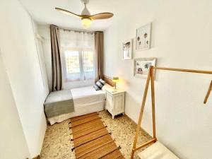 Bright, central, close to the sea, parking and WiFi