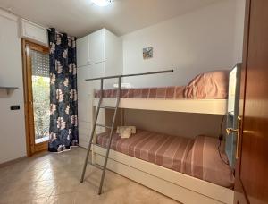 Appartamento fronte mare con veranda Orata img7