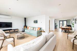 Knighton OI02 Silverlake Dorset