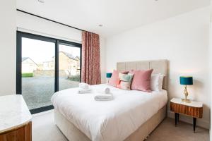 Knighton OI02 Silverlake Dorset