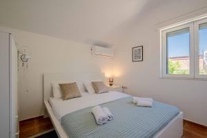 Penthouse apartment with panoramic oceanview