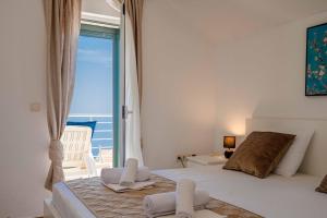 Penthouse apartment with panoramic oceanview