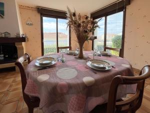 Maisons de vacances Maison la Garliere les sables d-Olonne - 6 personnes : photos des chambres