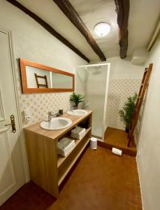 Maisons de vacances Gite 220 m2 - 6 chambres 4 sdb avec gym, jacuzzi, bbq, billard : photos des chambres